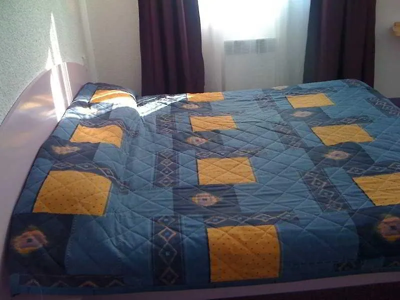 Cheap Beds Paris Rosny 호텔 2*, 호스니-쑤-부와